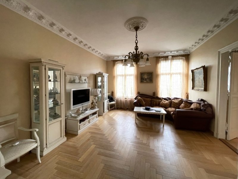 Elegante 3-Zimmer-Wohnung im klassischen Stil in Berlin-Wilmersdorf