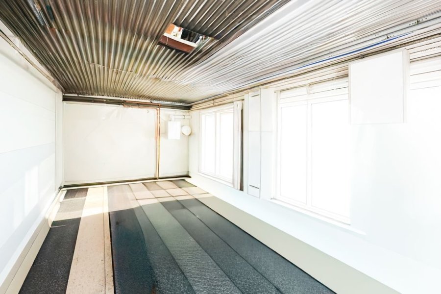 Attractive commercial property on a plot of 4,500 m² in Berlin - Image 5