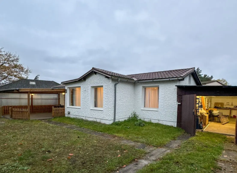Zu vermietendes Bungalow auf großem Grundstück – Rendite 4%
