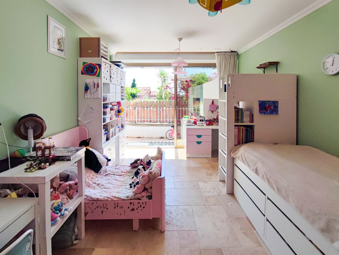 3-room apartment with terrace and pool in Sanremo - Image 5