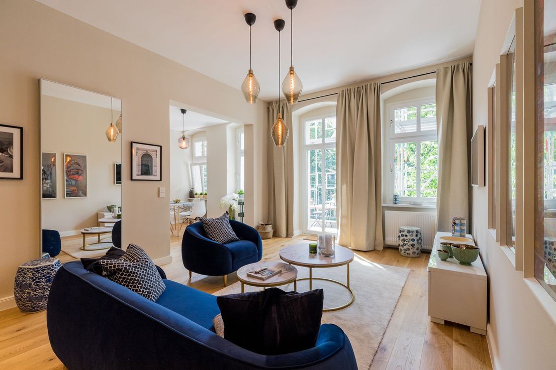 Stilvolle und komplett möblierte 2-Zimmer-Wohnung mit Balkon in Lichtenberg