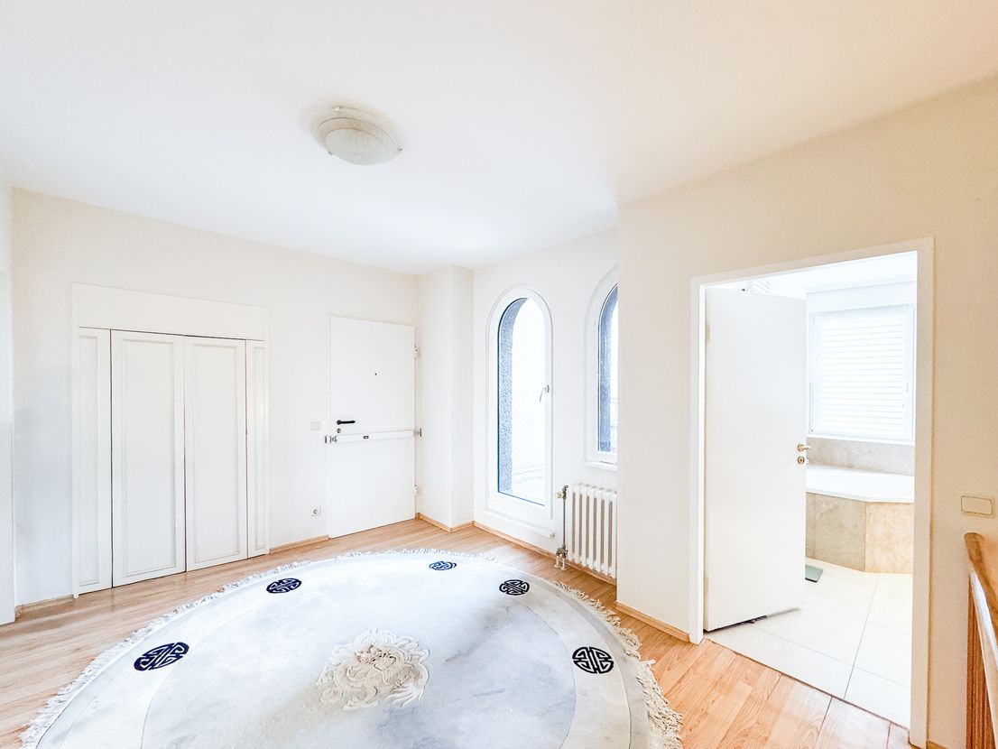 Эксклюзивная квартира с 4 балконами в Berlin-Charlottenburg - Image 2
