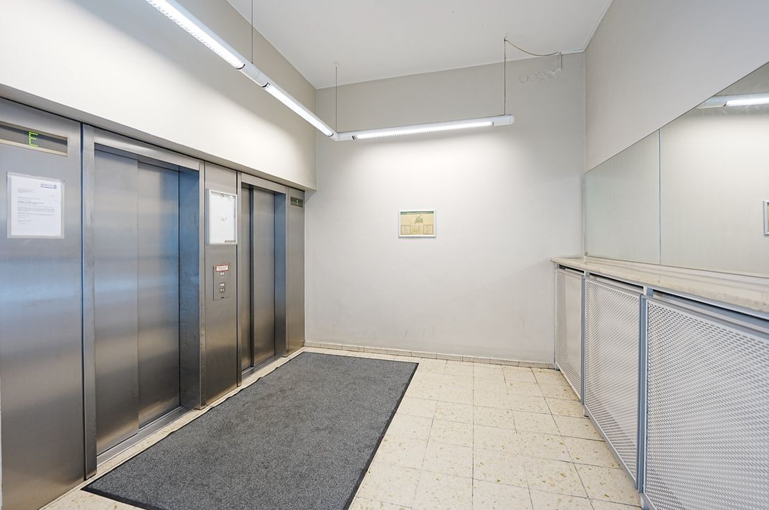 Office in a prime location in Berlin near KaDeWe - Image 3