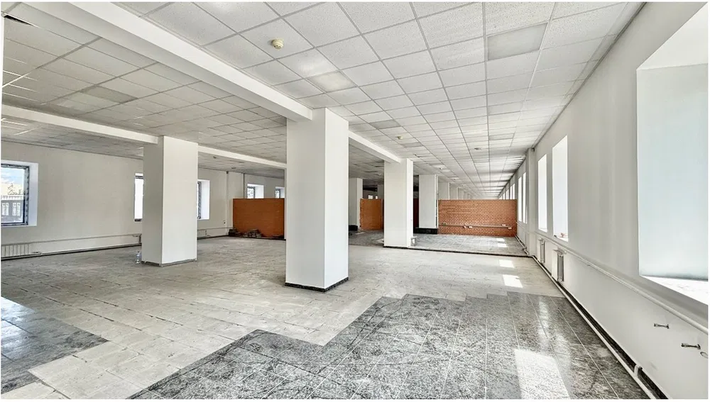 Real estate complex 6500 m² in Podil - office, warehouse, production - Image 2