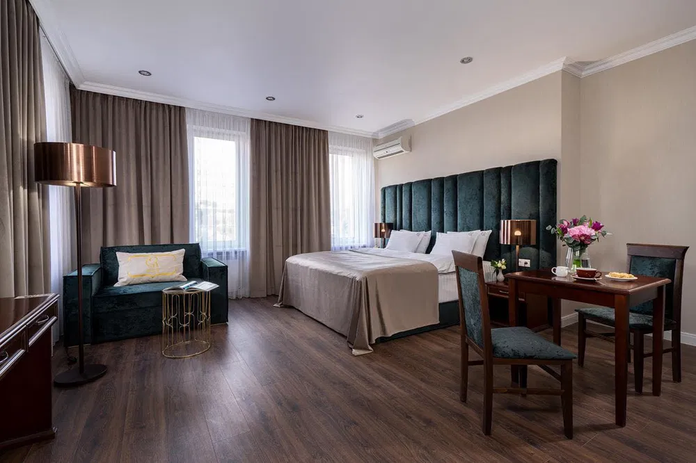 Laufender Hotel im Zentrum von Kiew, Pechersk – 45 Zimmer, stabiles Einkommen