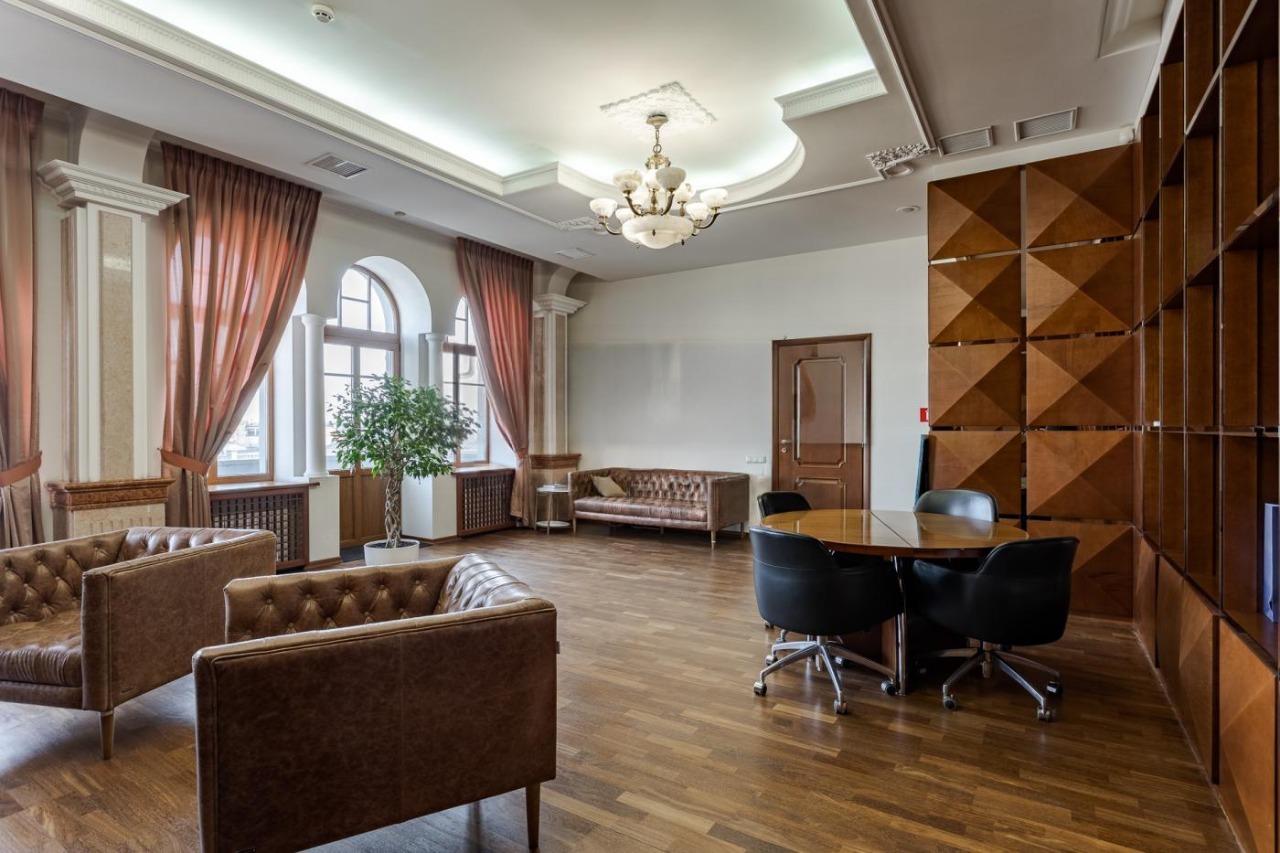 Historisches Gebäude 2 348 m² im Zentrum von Podil, Kiew - Image 3