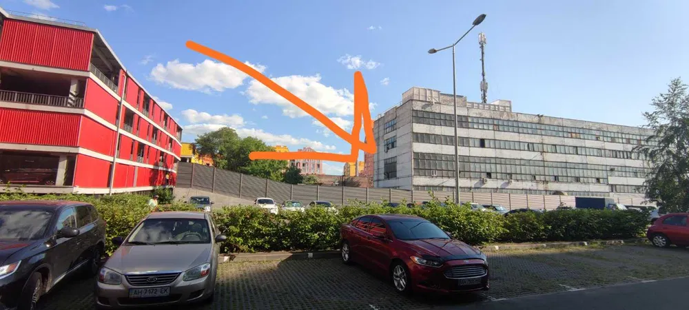 Investment building 5,000 m² in Kyiv - Image 2