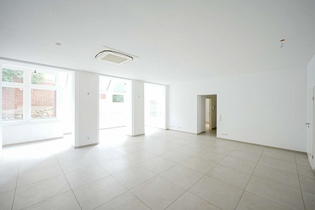 Ексклюзивна квартира з садом в історичній віллі — 155 м², приватна тераса та паркомісце - Image 2
